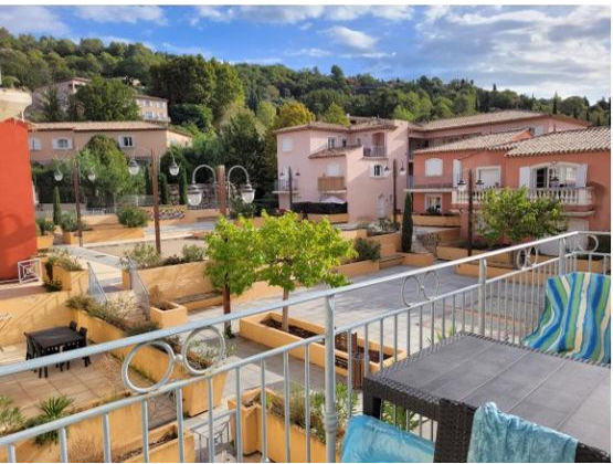 CALLIAN, Appartement T4 64m², Terrasse