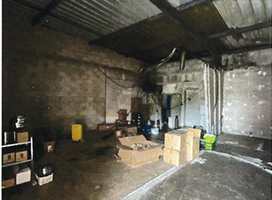 SENS, Local commercial 160m², Parking