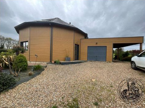 SEGRE EN ANJOU BLEU, Maison T6 138m², Jardin