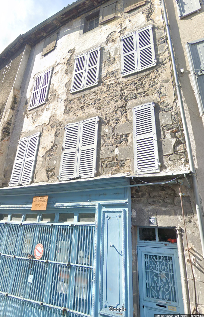 SAINT FLOUR, Immeuble 169m²