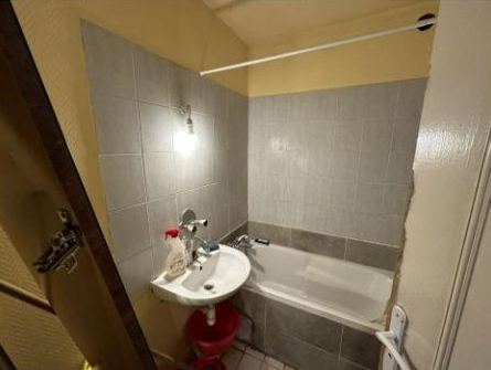 GRIGNY, Appartement T4 64m², Cave