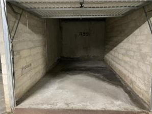 PONTAULT COMBAULT, Garages 16m²