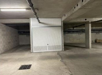PONTAULT COMBAULT, Garages 16m²