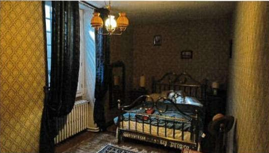 ECHALLAT, Maison T6 226m², Jardin
