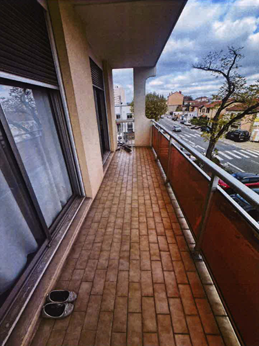 VILLEURBANNE, Appartement T3 71m², Balcon