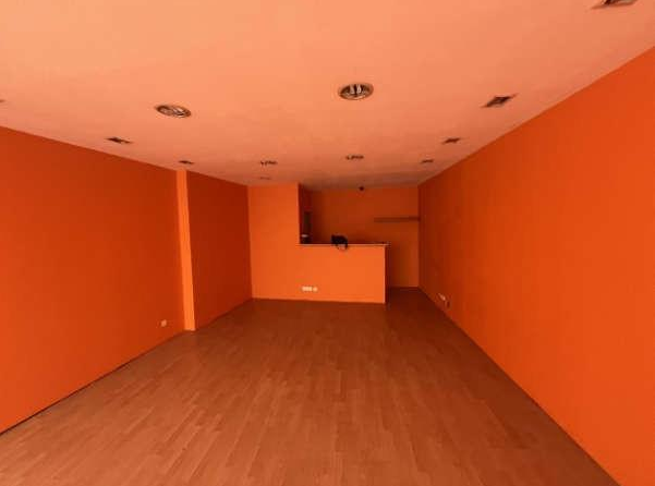 COURSAN, Local commercial 49m², Réserves