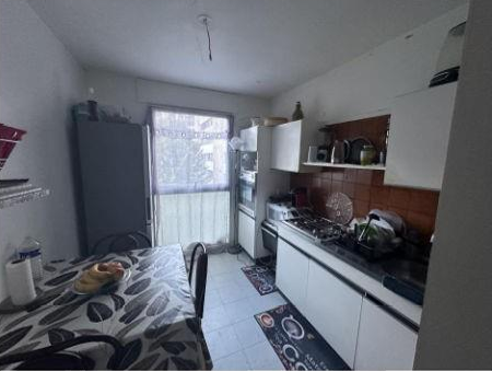 GRIGNY, Appartement T3 56m², Balcon
