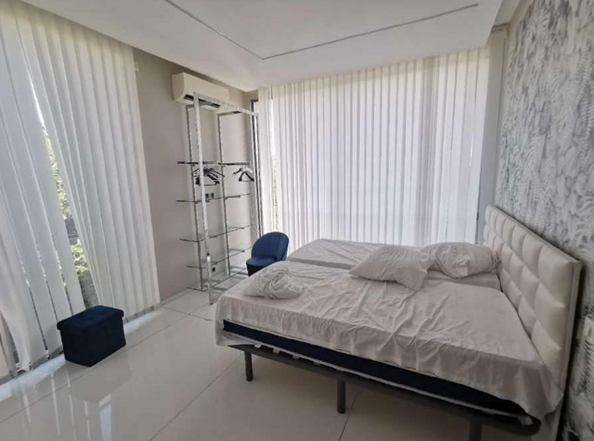 ECULLY, Maison T7 255m², Piscine