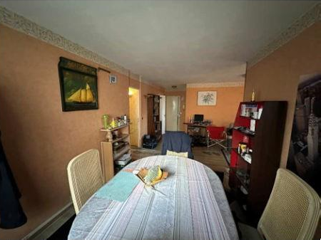 GRIGNY, Appartement T3 81m², Parking