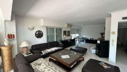 ANTIBES, Appartement T5 179m², Balcon