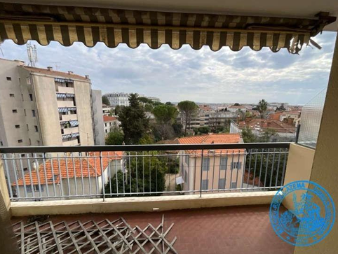 CANNES, Studio 24m², Balcon