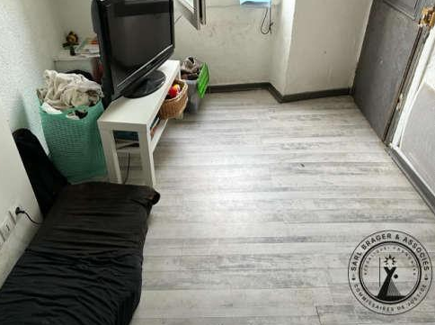 LODEVE, Immeuble 69m²
