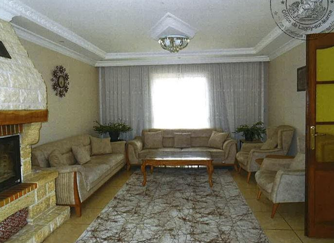 CHELLES, Maison T10 337m², Jardin
