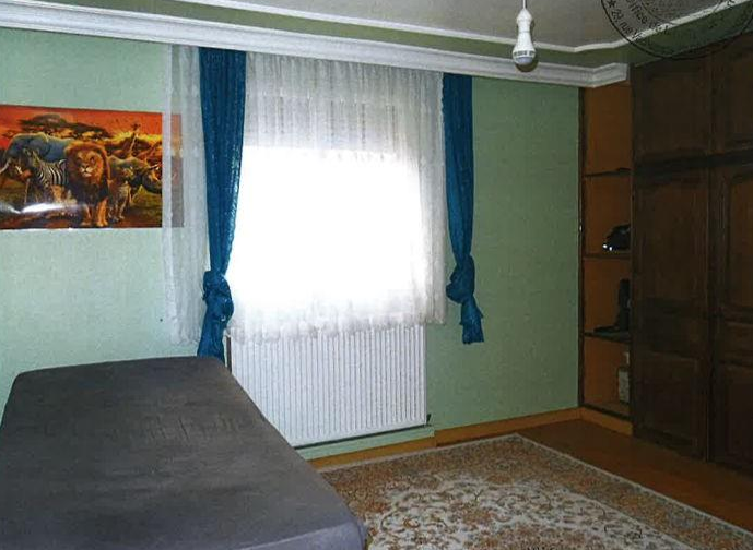 CHELLES, Maison T10 337m², Jardin