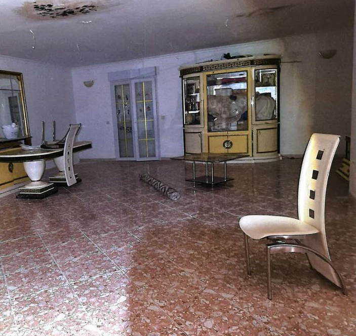 MILHAUD, Maison T4 144m², Terrain