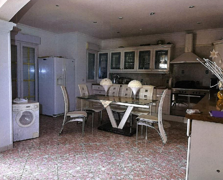 MILHAUD, Maison T4 144m², Terrain
