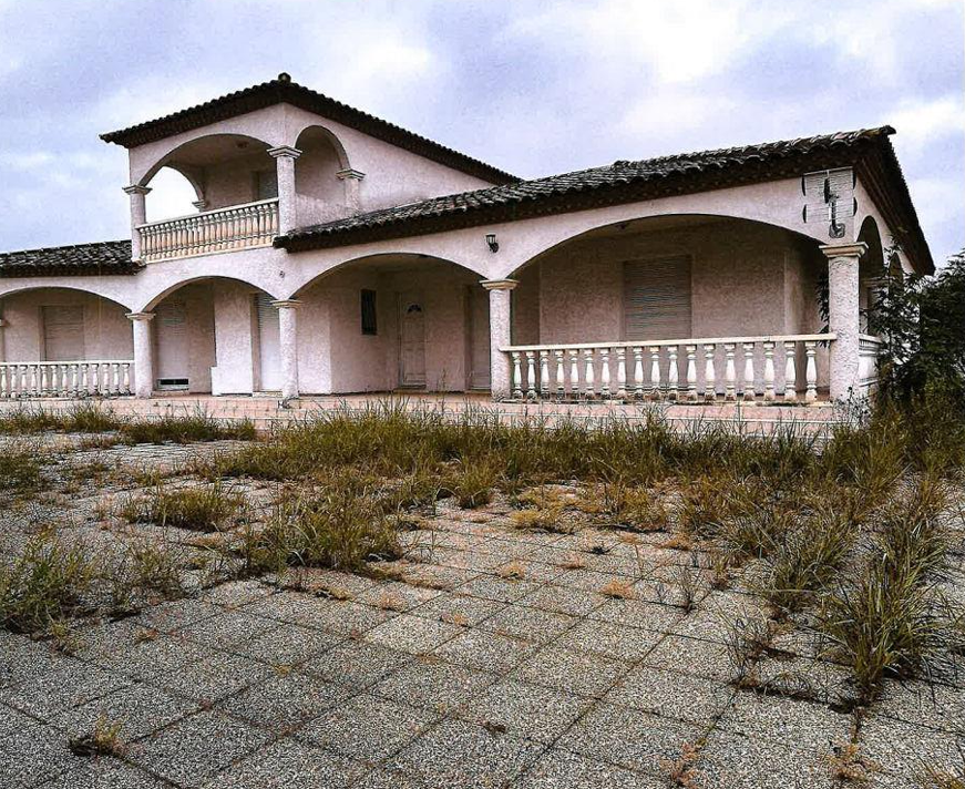 MILHAUD, Maison T4 144m², Terrain