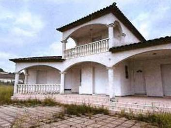 MILHAUD, Maison T4 144m², Terrain