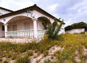 MILHAUD, Maison T4 144m², Terrain