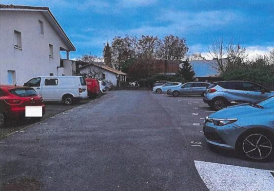 LABENNE, Parking