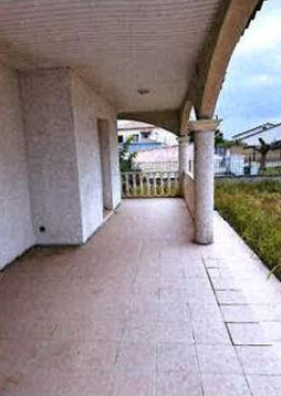 MILHAUD, Maison T4 144m², Terrain