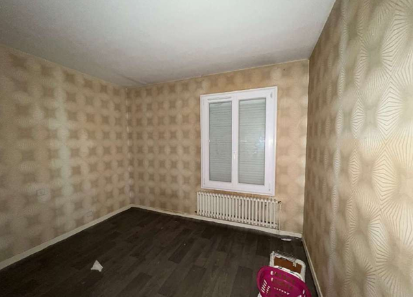SAINT AMAND MONTROND, Maison T5 81m², Jardin
