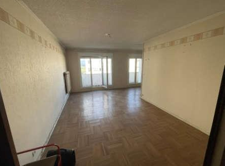 SAINT ETIENNE, Appartement T3 66m², Balcon