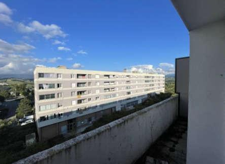 SAINT ETIENNE, Appartement T3 66m², Balcon