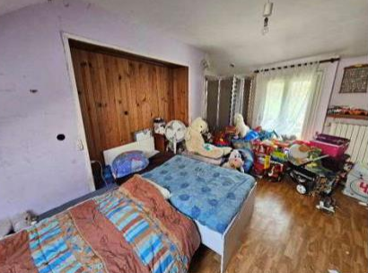 VILLENEUVE LA GUYARD, Maison T5 107m², Garage