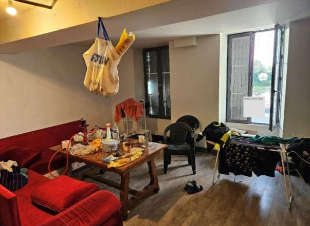 LA REOLE, Immeuble 171m², Local