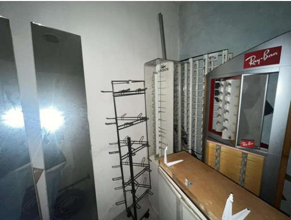COURSAN, Local commercial 49m², Réserves
