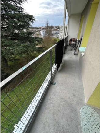 ANGOULEME, Appartement T3 55m², Balcon