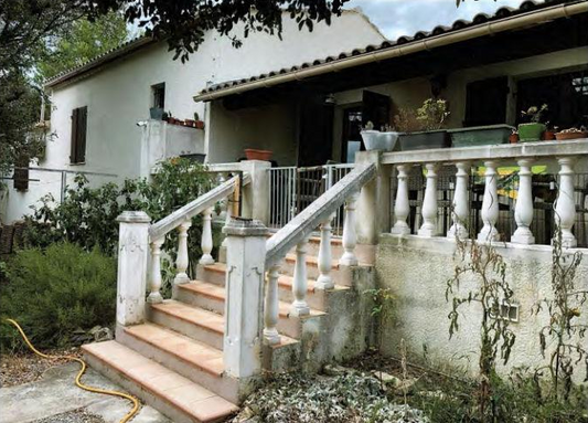 UCHAUD, Maison T6 121m², Piscine