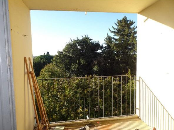 LUNEL, Appartement T3 71m², Balcon