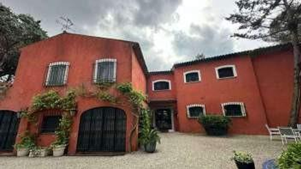 MOUGINS, Maison T8 358m², Piscine