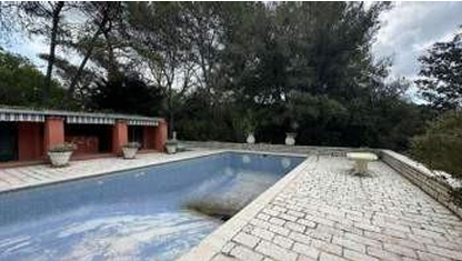 MOUGINS, Maison T8 358m², Piscine