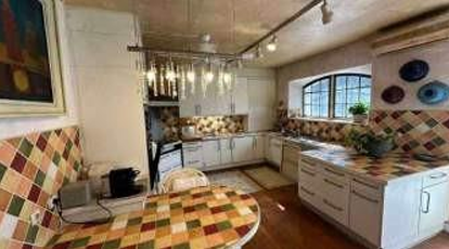MOUGINS, Maison T8 358m², Piscine