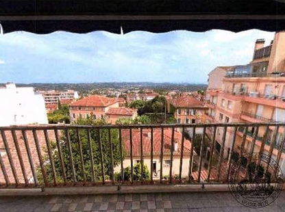 GRASSE, Appartement T3 62m², Balcon