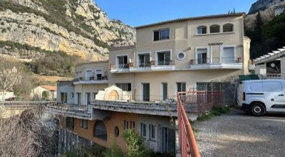 TOURETTES SUR LOUP, Immeuble 936m², Parking