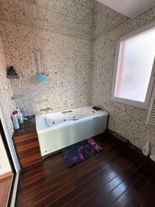 SAINT DENIS, Appartement T4 84m², Balcon