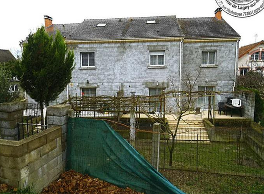 CHELLES, Maison T10 337m², Jardin