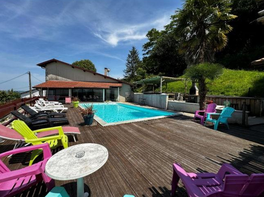 GUICHE, Maison T9 235m², Piscine