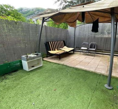 ETREMBIERES, Appartement T3 72m², Terrasse