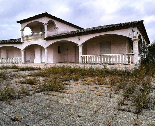 MILHAUD, Maison T4 144m², Terrain