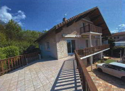 SAINT ISMIER, Maison T9 195m², Piscine