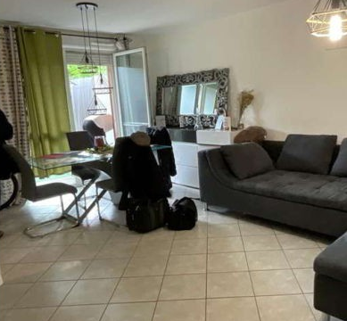 ETREMBIERES, Appartement T3 72m², Terrasse