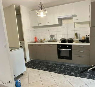 ETREMBIERES, Appartement T3 72m², Terrasse