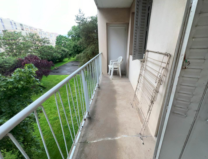 VILLEURBANNE, Appartement T4 80m², Garage